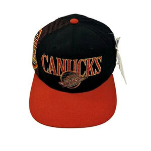 Vintage 90s NHL Vancouver Canucks Sports Specialties Snapback Hat Black